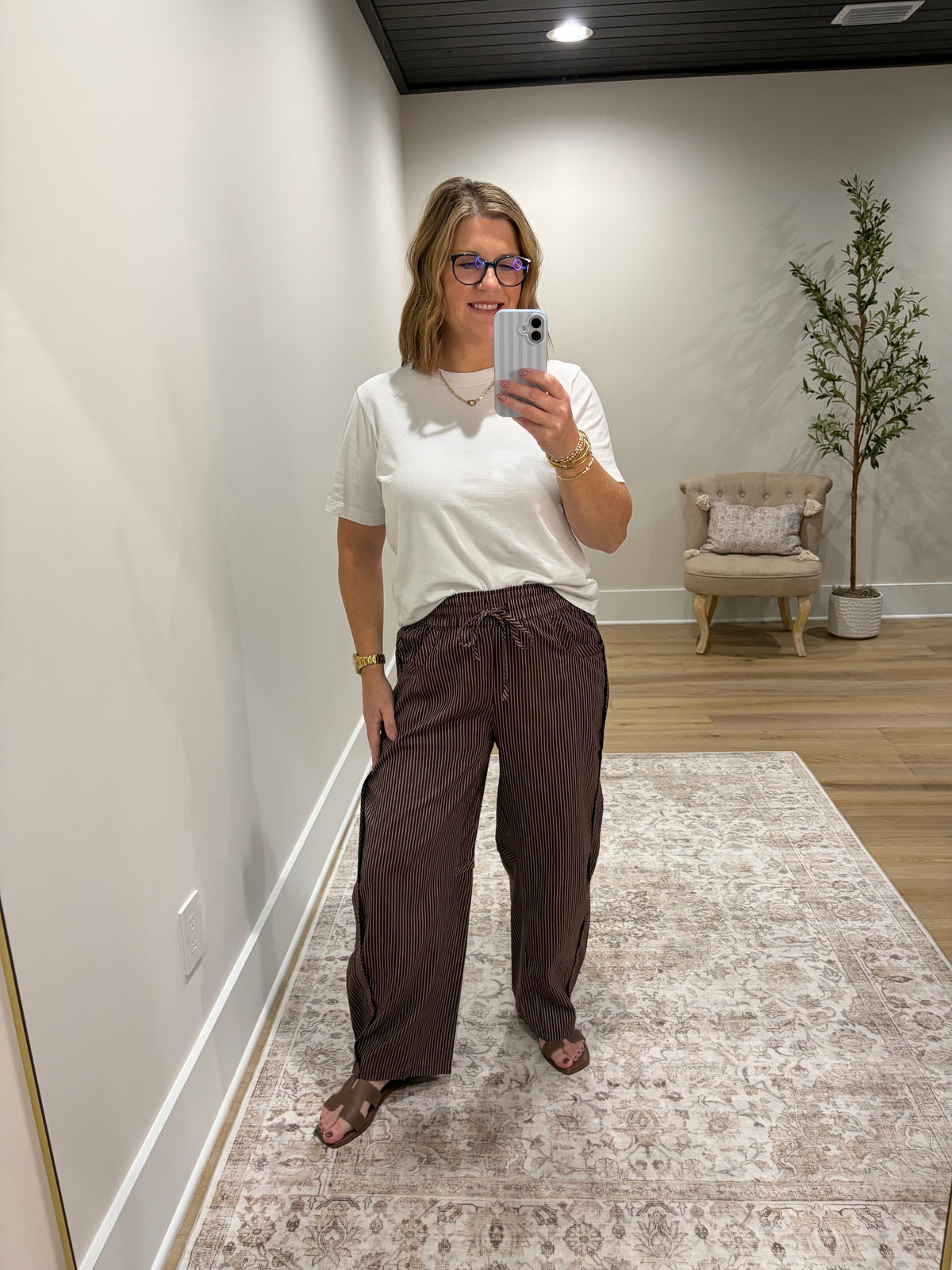 Fine Line Barrel Pants - Brown